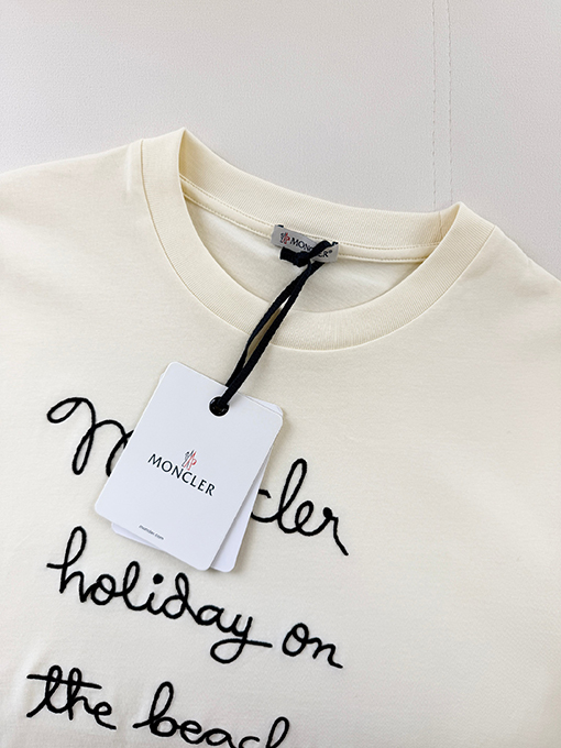 モンクレール レタープリント半袖Tシャツ