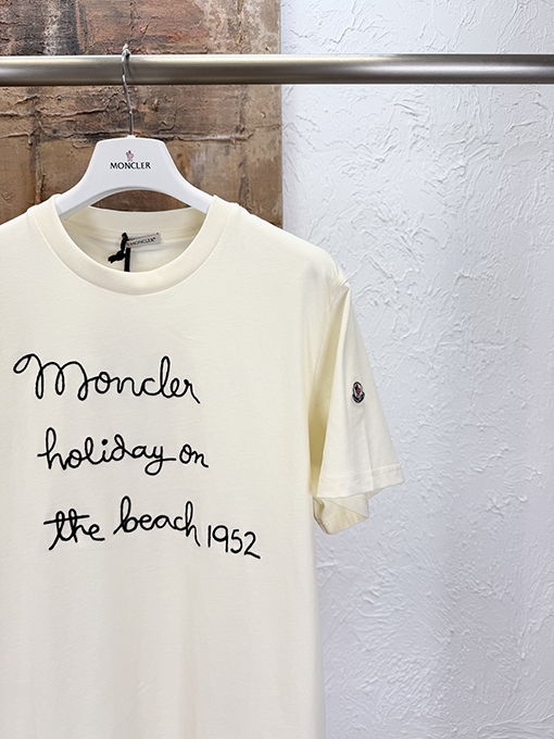 モンクレール レタープリント半袖Tシャツ