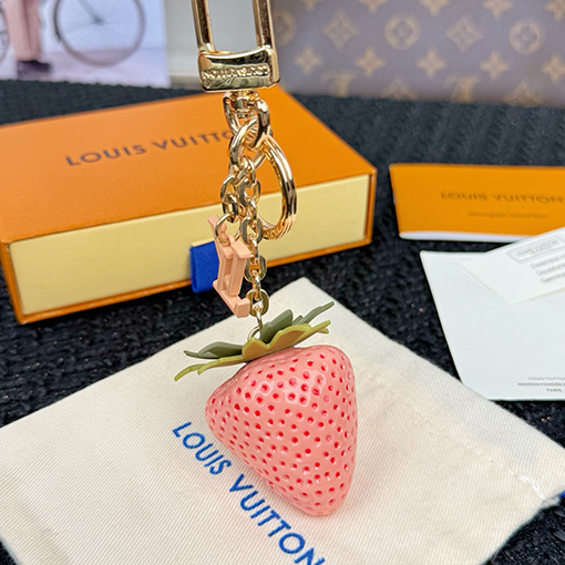 ルイヴィトンスーパーコピー LV Fruits イチゴのキーホルダー
