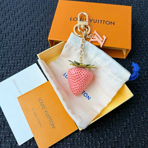 ルイヴィトンスーパーコピー LV Fruits イチゴのキーホルダー