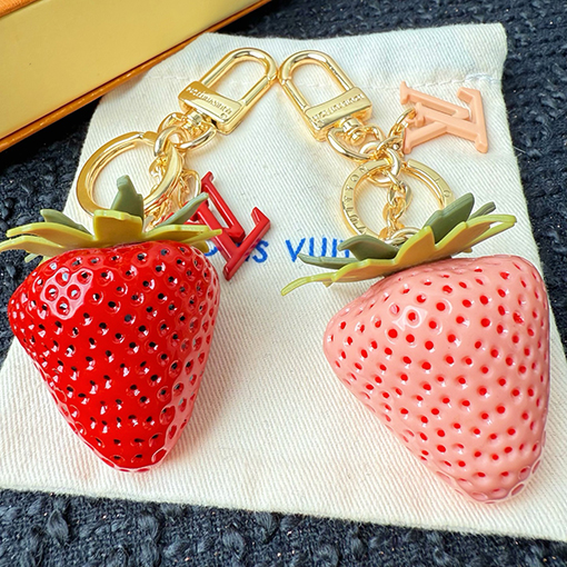 ルイヴィトンスーパーコピー LV Fruits イチゴのキーホルダー