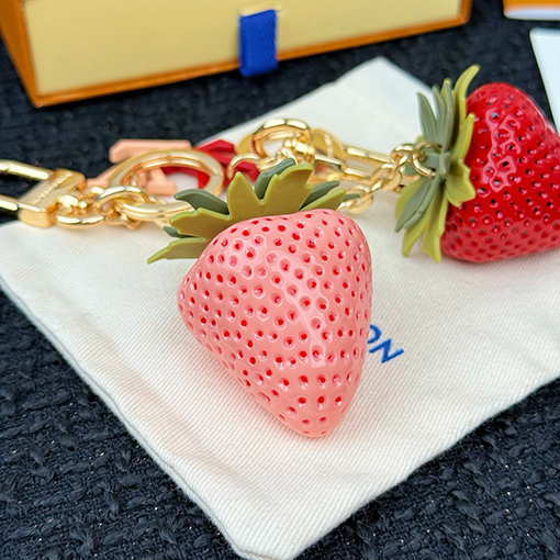 ルイヴィトンスーパーコピー LV Fruits イチゴのキーホルダー
