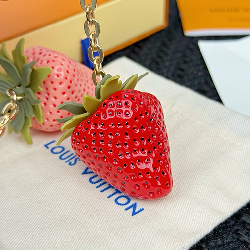 ルイヴィトンスーパーコピー LV Fruits イチゴのキーホルダー