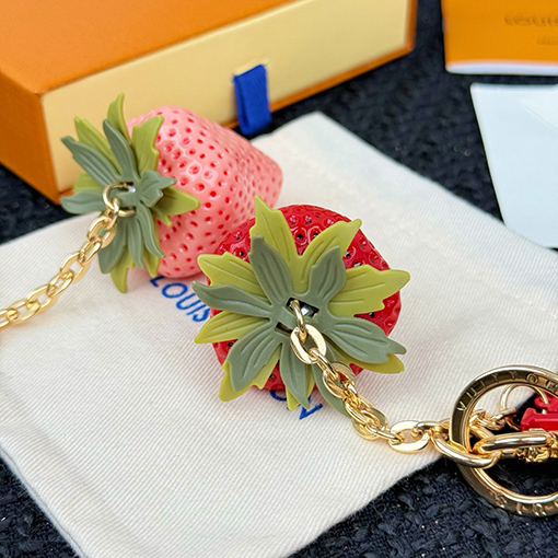 ルイヴィトンスーパーコピー LV Fruits イチゴのキーホルダー