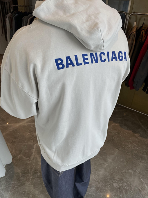 バレンシアガスーパーコピー Balenciaga 刺繍ロゴ入りフード付きジップアップスウェットシャツ