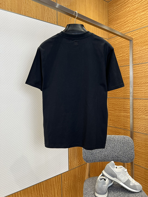 アミ ハート刺繍入りクルーネック半袖Tシャツ
