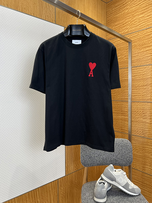 アミ ハート刺繍入りクルーネック半袖Tシャツ