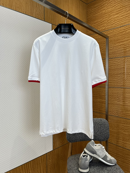 エルメス 袖口にコントラストステッチがされた半袖Tシャツ