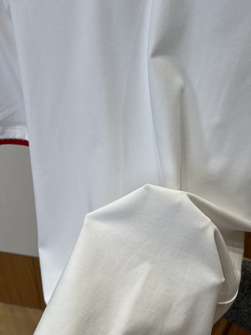 エルメス 袖口にコントラストステッチがされた半袖Tシャツ