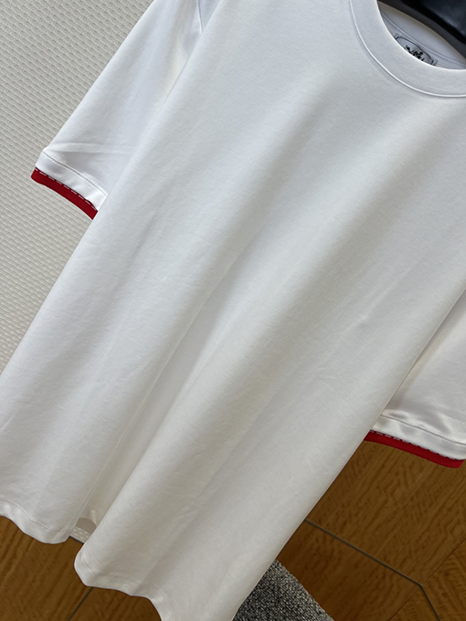 エルメス 袖口にコントラストステッチがされた半袖Tシャツ