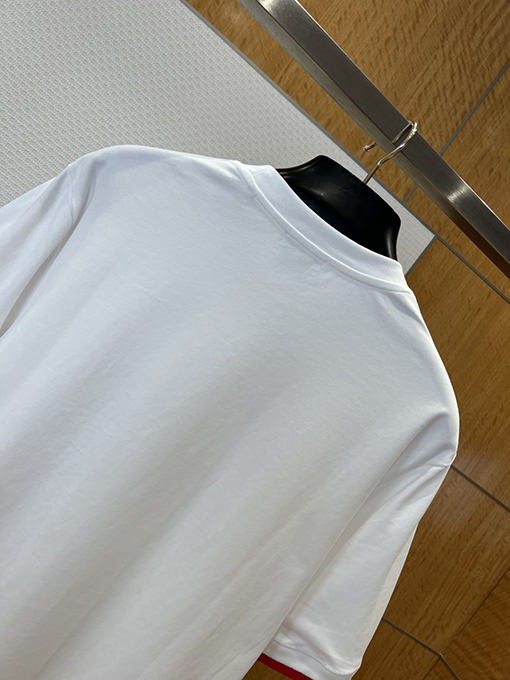 エルメス 袖口にコントラストステッチがされた半袖Tシャツ