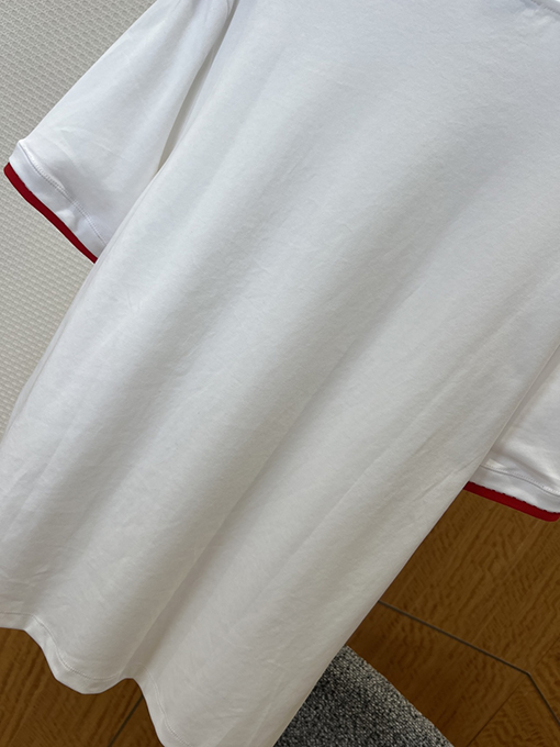 エルメス 袖口にコントラストステッチがされた半袖Tシャツ