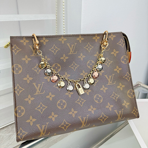 ルイヴィトンスーパーコピー LV Spring Street クラシックバッグアクセサリーとキーホルダー