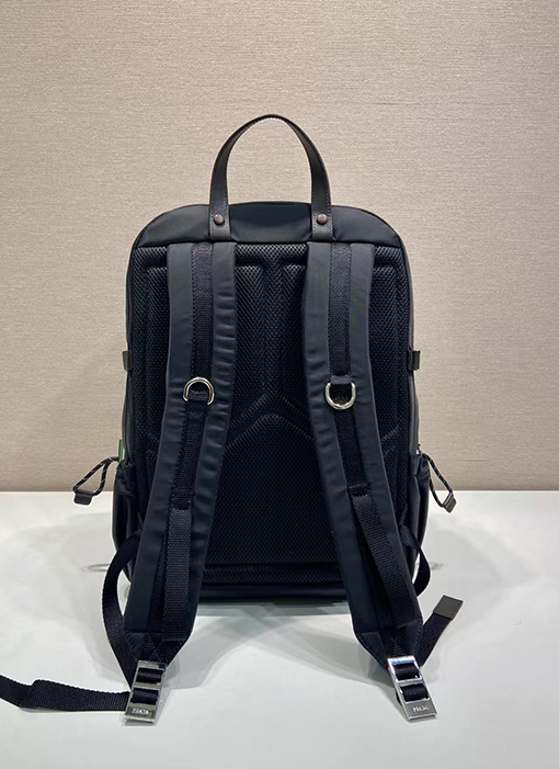 プラダ Re-Nylon 新しい多機能バックパック