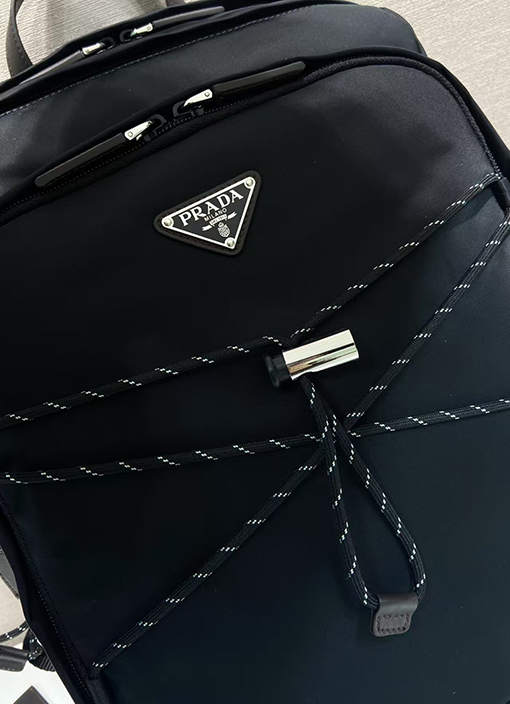 プラダ Re-Nylon 新しい多機能バックパック