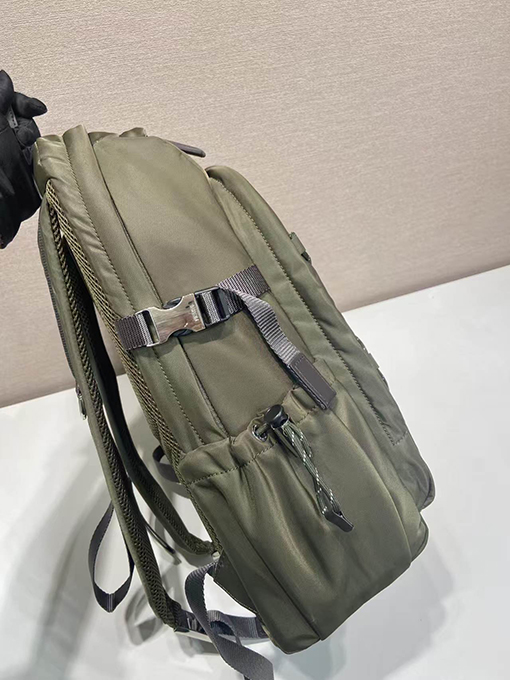プラダ Re-Nylon 新しい多機能バックパック
