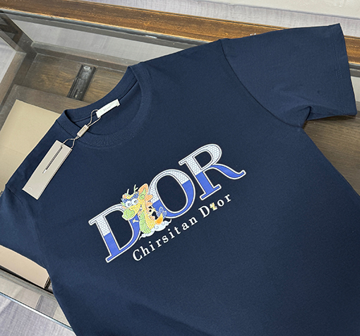 ディオール DIOR 胸にプリントのロゴが入った半袖Tシャツ
