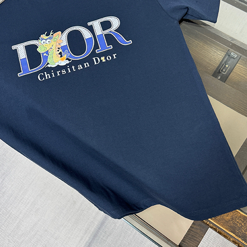 ディオール DIOR 胸にプリントのロゴが入った半袖Tシャツ