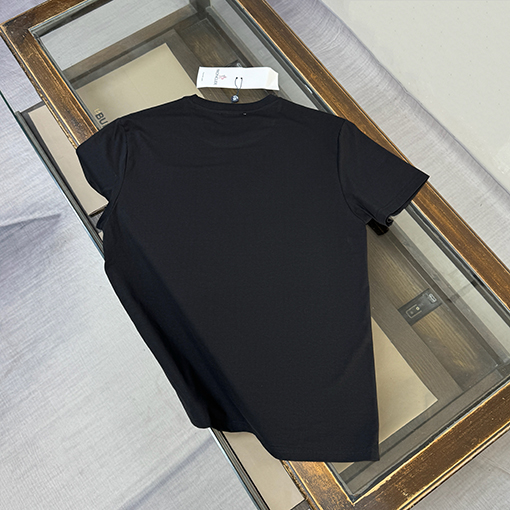 モンクレール Moncler 新モデル胸にロゴプリントが入った半袖Tシャツ
