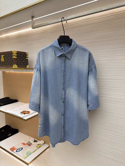 アクネストゥディオズスーパーコピー Acne Studios 1996 ロゴ入りダメージデニム半袖シャツ