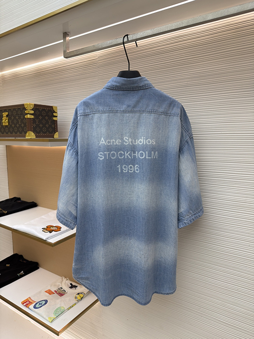 アクネストゥディオズスーパーコピー Acne Studios 1996 ロゴ入りダメージデニム半袖シャツ
