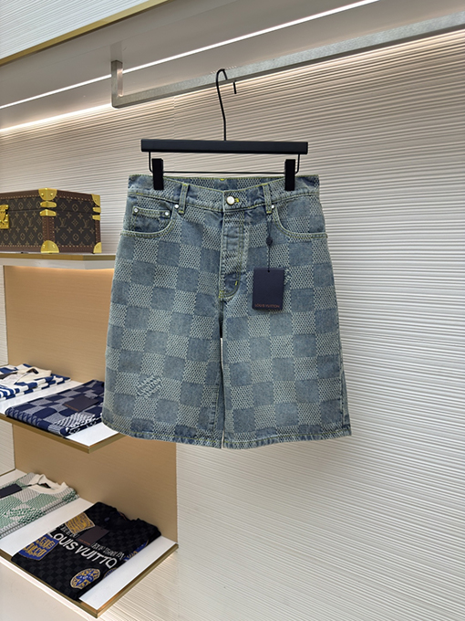 ルイヴィトンスーパーコピー チェック柄のデニムショートパンツ
