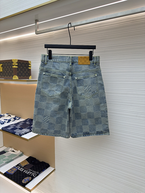 ルイヴィトンスーパーコピー チェック柄のデニムショートパンツ