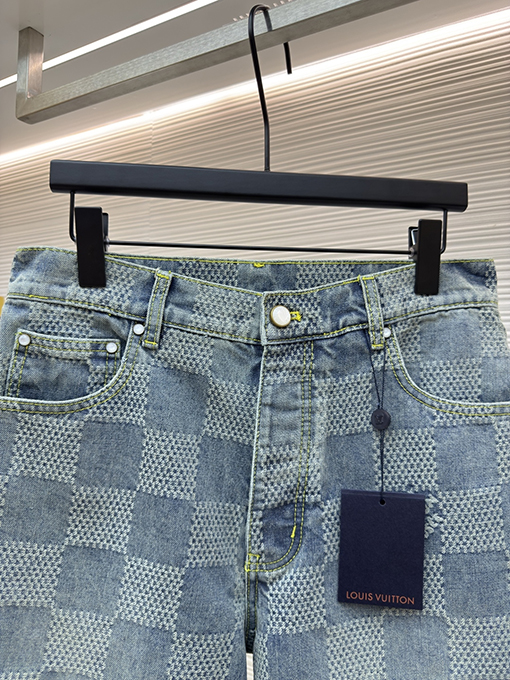 ルイヴィトンスーパーコピー チェック柄のデニムショートパンツ
