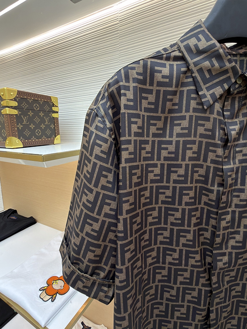 フェンディ フルレングスのFF半袖シャツ