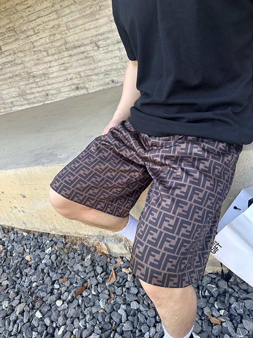 フェンディコピー フルレングスのFFショーツ