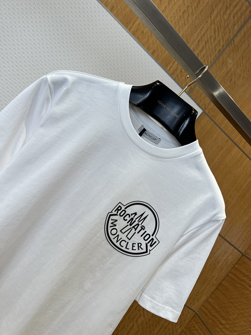 モンクレールスーパーコピー オフセットプリントのロゴ入りクルーネック半袖Tシャツ