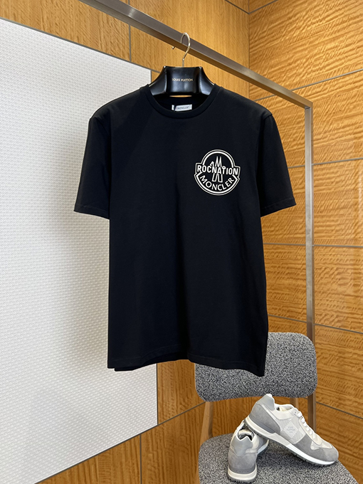 モンクレールスーパーコピー オフセットプリントのロゴ入りクルーネック半袖Tシャツ