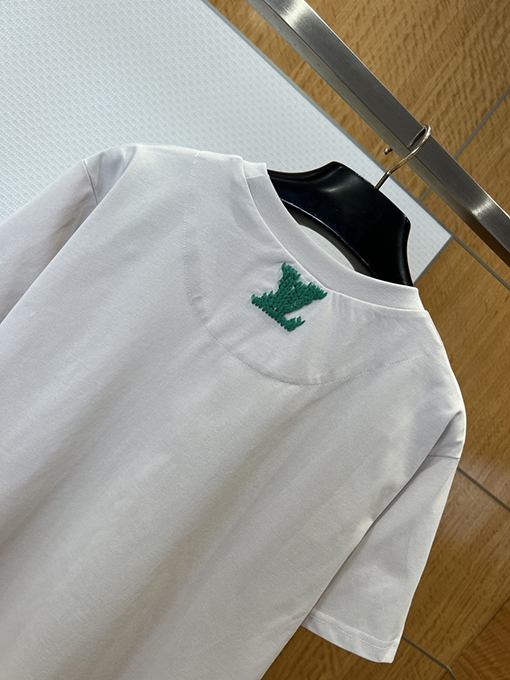 ルイヴィトンコピー クラシックなチャンキーニットの刺繍入りクルーネック半袖Tシャツ