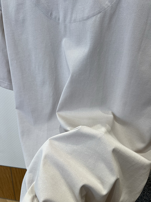ルイヴィトンコピー クラシックなチャンキーニットの刺繍入りクルーネック半袖Tシャツ