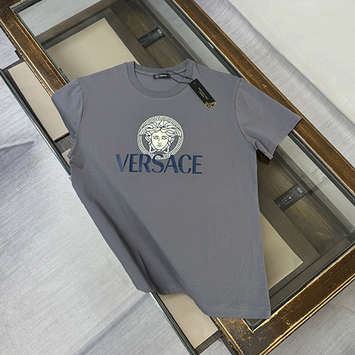 ヴェルサーチスーパーコピー VERSACE ニュークラシックプリントロゴ入り半袖Tシャツ