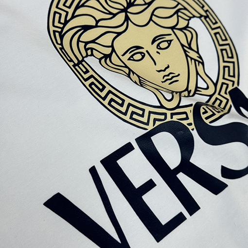 ヴェルサーチスーパーコピー VERSACE ニュークラシックプリントロゴ入り半袖Tシャツ