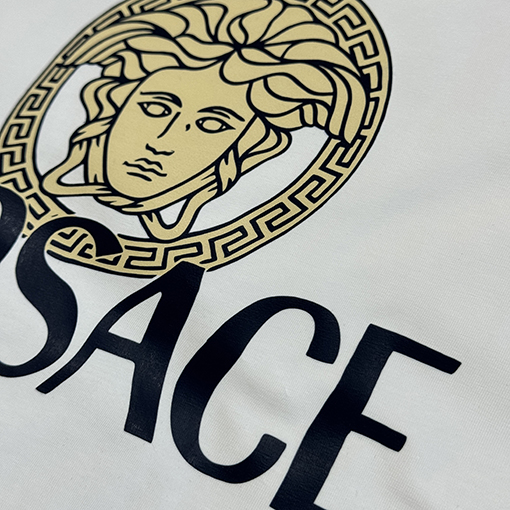 ヴェルサーチスーパーコピー VERSACE ニュークラシックプリントロゴ入り半袖Tシャツ