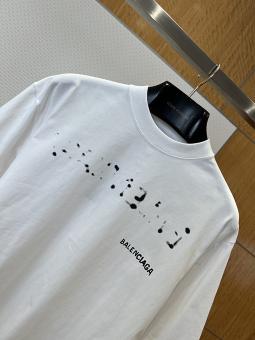 バレンシアガ BALENCIAGA ダメージロゴプリント半袖Tシャツ