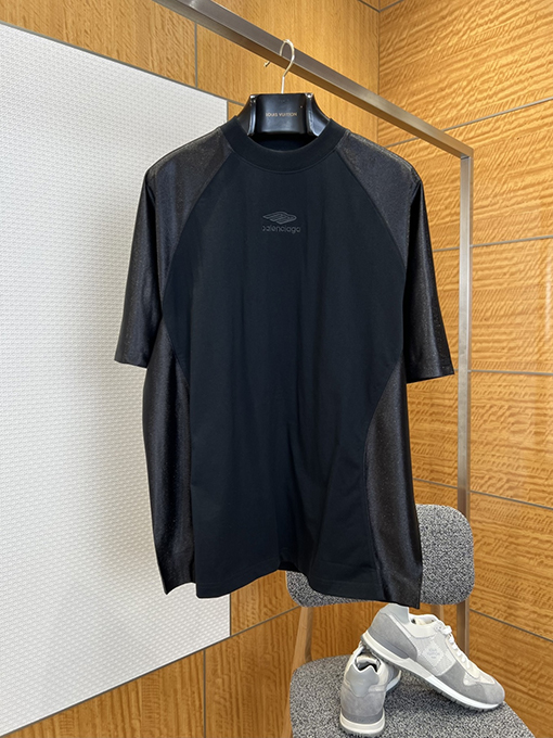バレンシアガスーパーコピー BALENCIAGA 刺繍入りラグランパッチワーク半袖Tシャツ