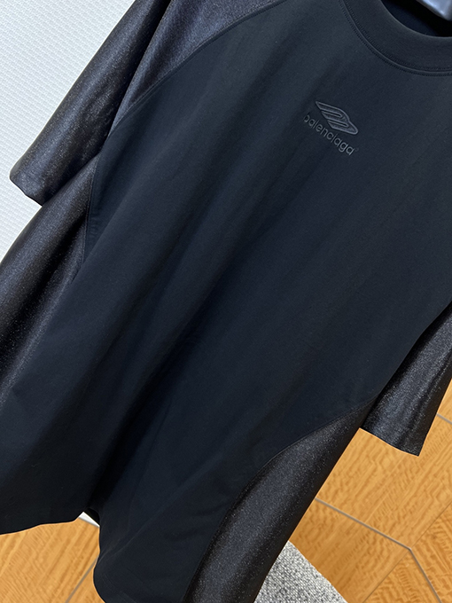 バレンシアガスーパーコピー BALENCIAGA 刺繍入りラグランパッチワーク半袖Tシャツ