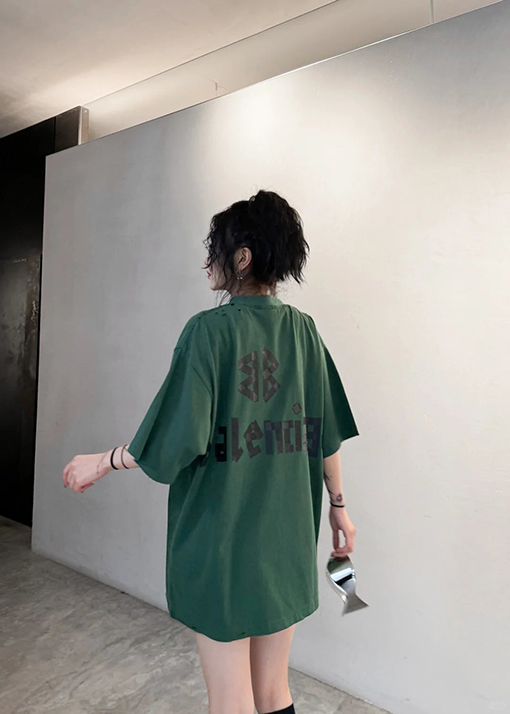 バレンシアガ BALENCIAGA ダメージのダクトテープ文字プリント入り破れた半袖Tシャツ