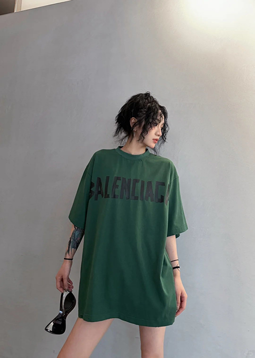 バレンシアガ BALENCIAGA ダメージのダクトテープ文字プリント入り破れた半袖Tシャツ