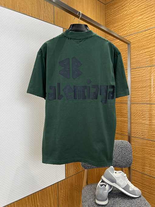 バレンシアガ BALENCIAGA ダメージのダクトテープ文字プリント入り破れた半袖Tシャツ
