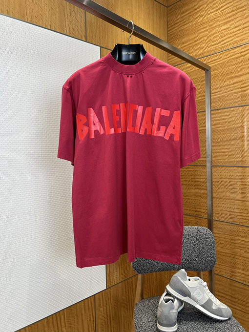 バレンシアガ BALENCIAGA ダメージのダクトテープ文字プリント入り破れた半袖Tシャツ