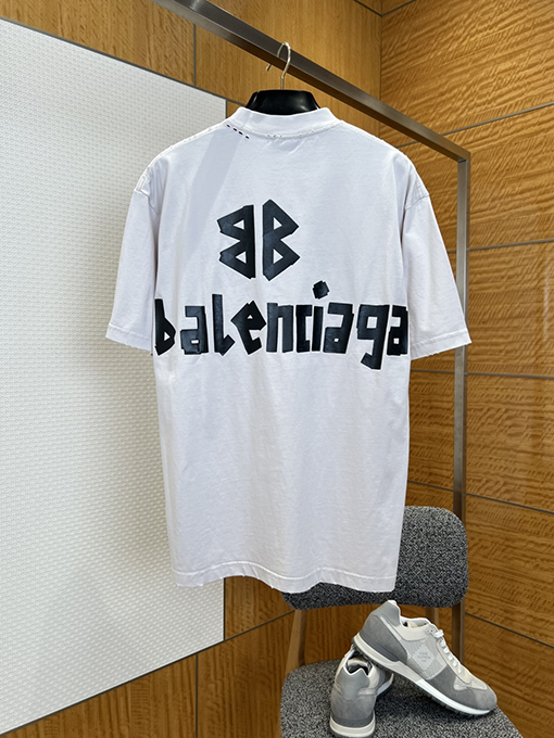 バレンシアガ BALENCIAGA ダメージのダクトテープ文字プリント入り破れた半袖Tシャツ