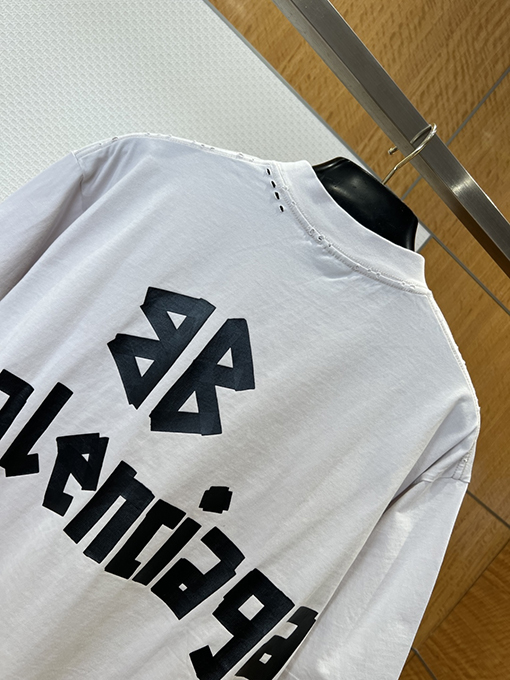 バレンシアガ BALENCIAGA ダメージのダクトテープ文字プリント入り破れた半袖Tシャツ