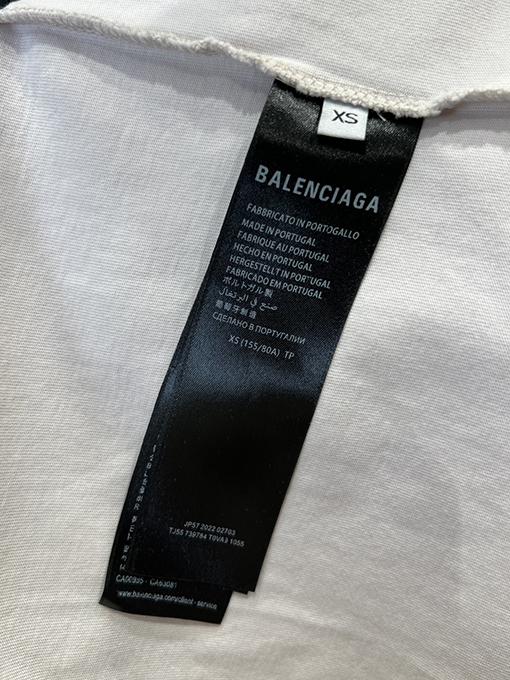 バレンシアガ BALENCIAGA ダメージのダクトテープ文字プリント入り破れた半袖Tシャツ