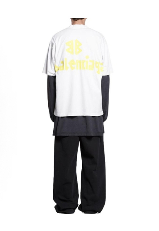 バレンシアガコピー BALENCIAGA クラシックダメージのダクトテープ文字プリント入り破れた半袖Tシャツ