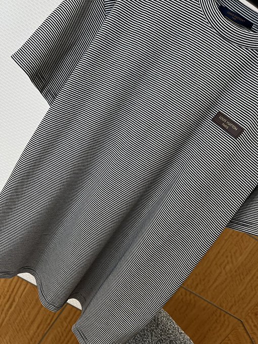 ルイヴィトン レザーラベル ストライプ柄 半袖Tシャツ