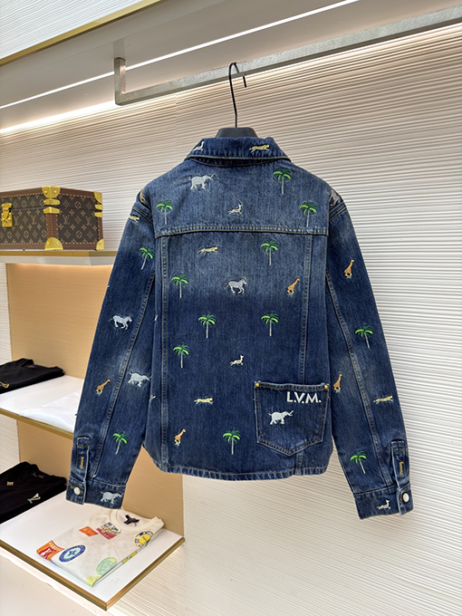 ルイヴィトン 動物と植物の刺繍が全面にされたデニムジャケット